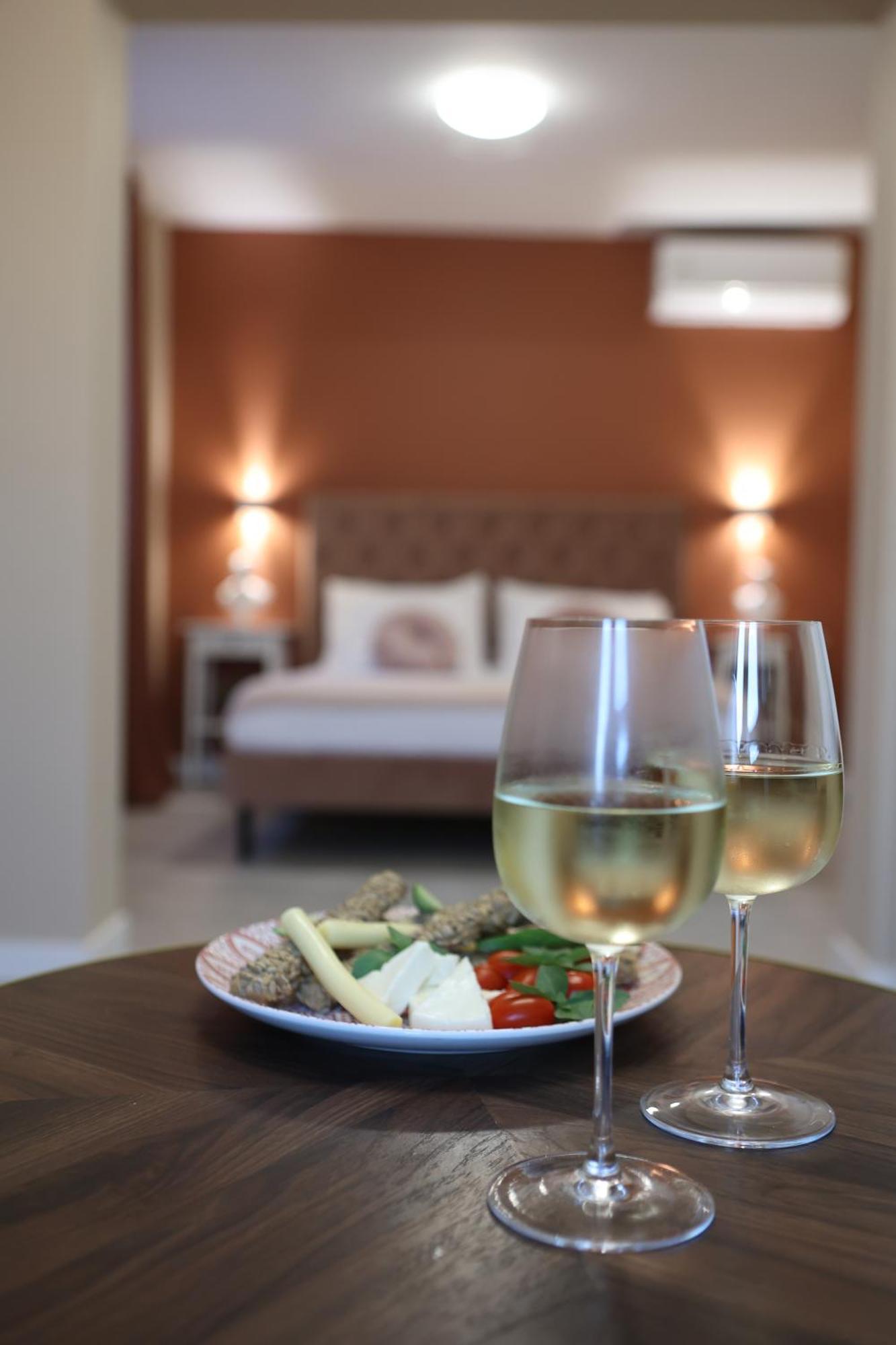 Ε121 Luxury Suites إذيسا المظهر الخارجي الصورة